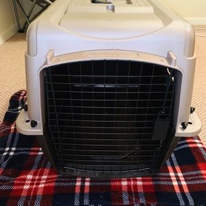 Dog kennel/crate